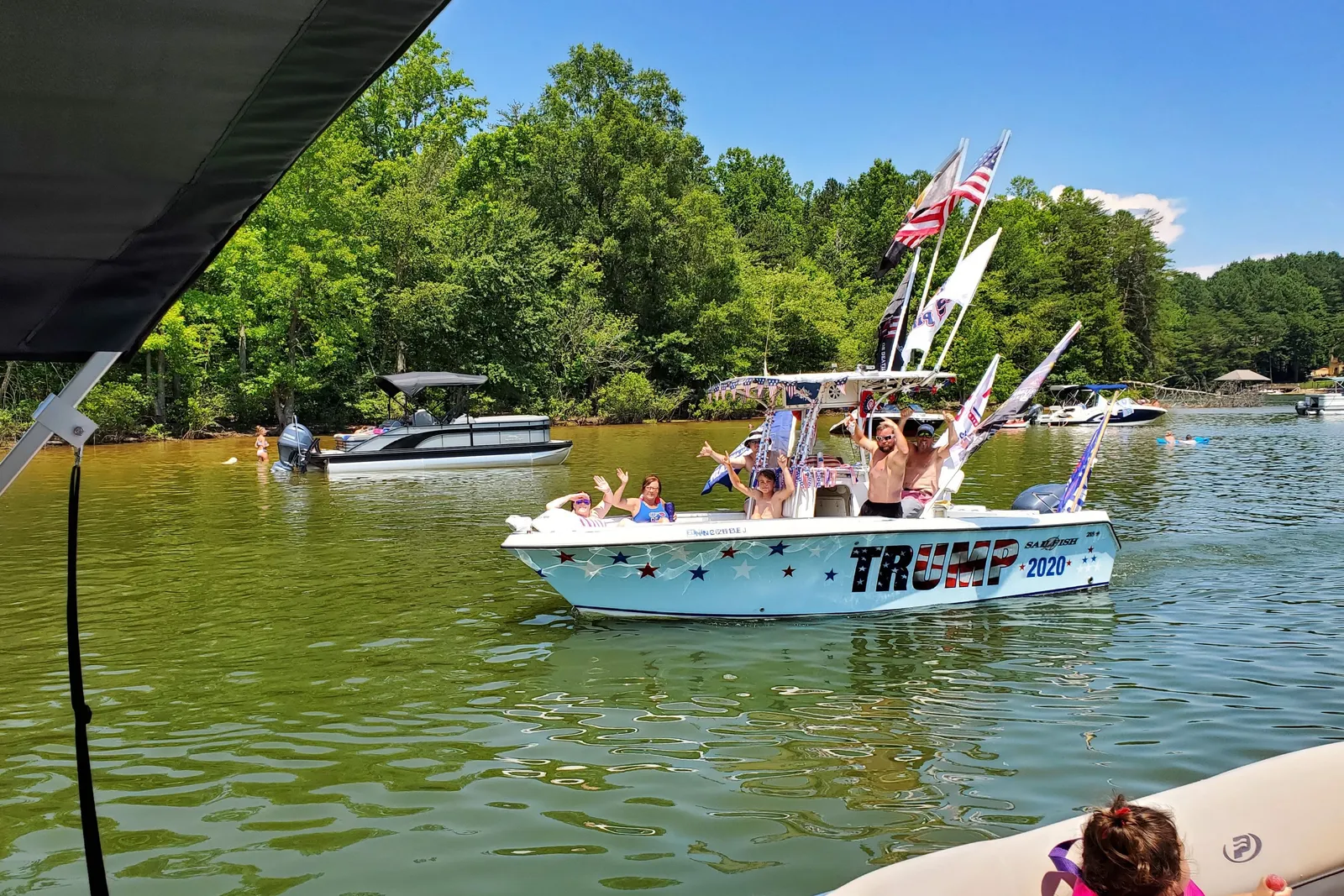 The 2021 Vectra Tritoon on the water 2